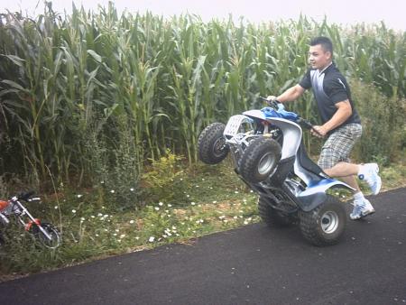 Josua avec son Quad